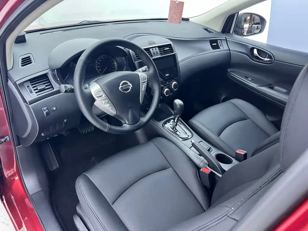 Nissan Tiida — миниатюра 5