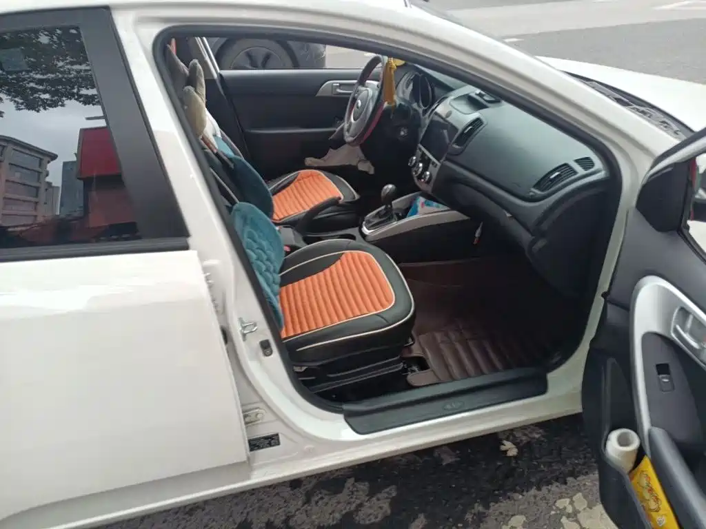 Kia Forte — миниатюра 18
