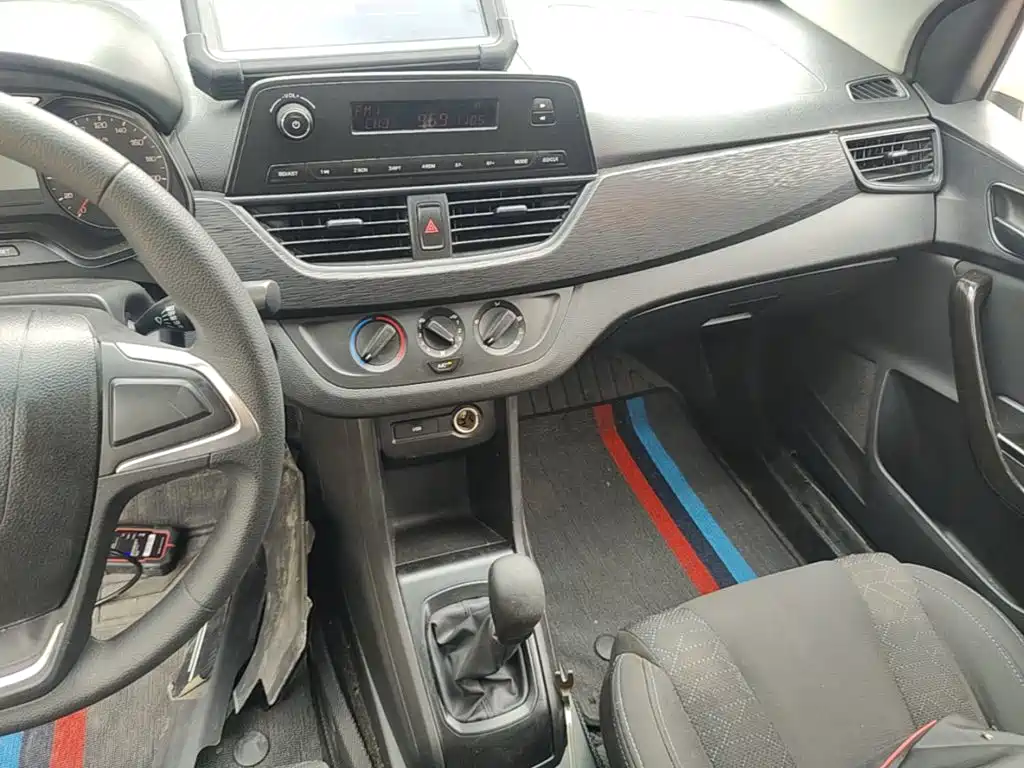 Baojun 310 — миниатюра 10