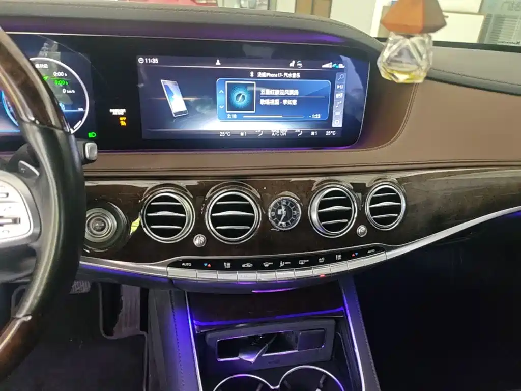 Mercedes-Benz S-Class — миниатюра 13