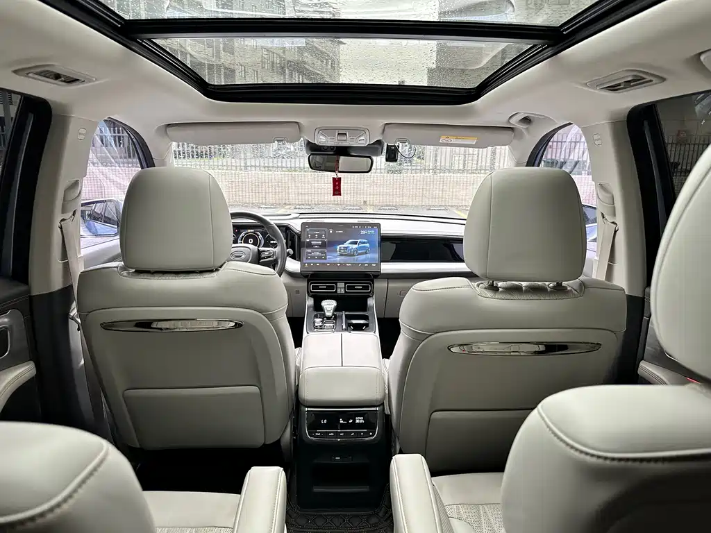 GAC GS8 2022 2.0TM Luxury （ мест）