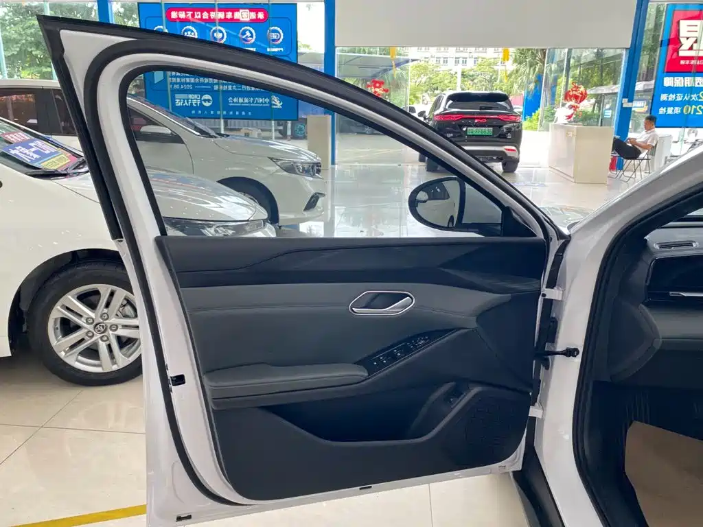 BYD Qin L — миниатюра 4