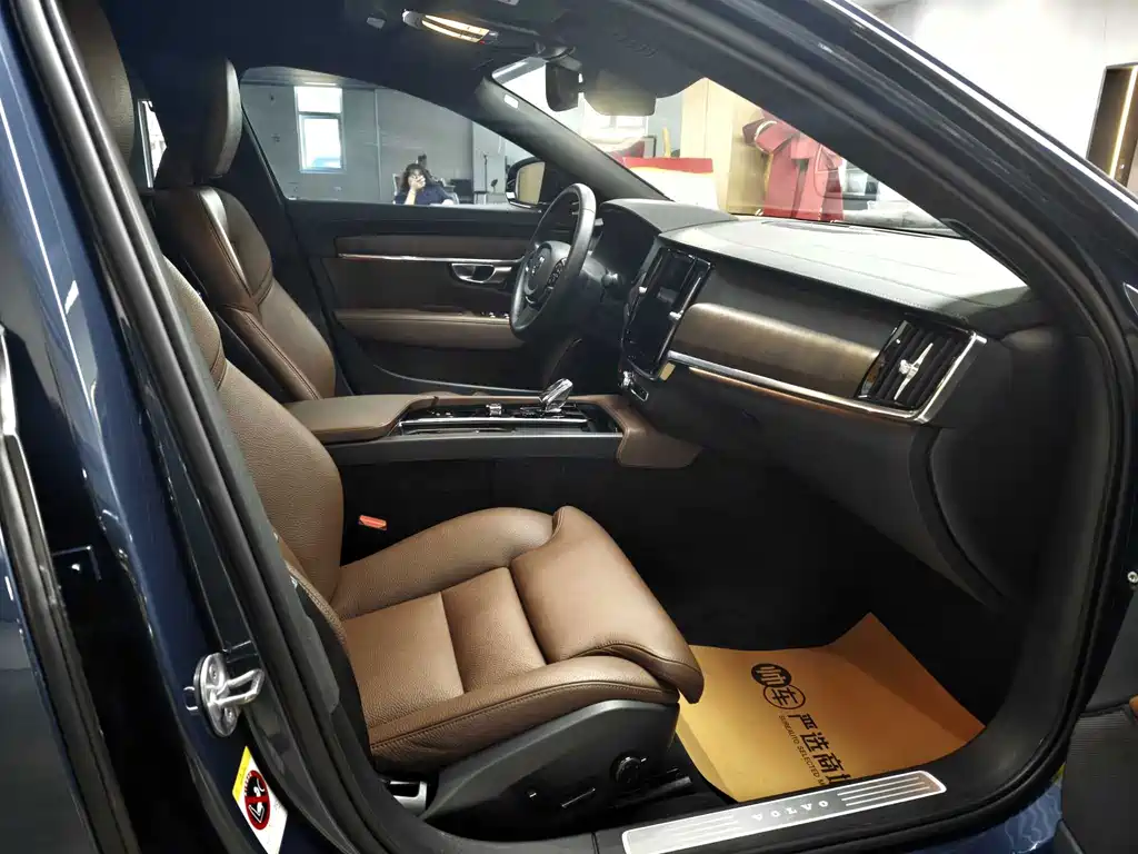 Volvo S90 — миниатюра 10