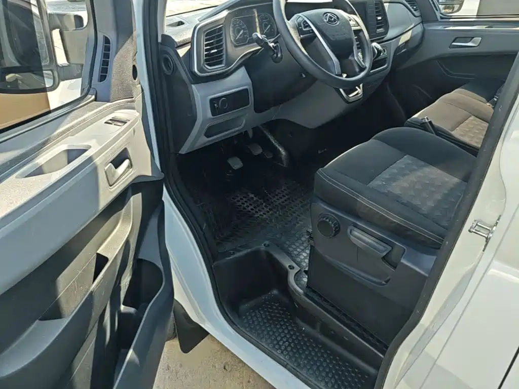 MAXUS V80 — миниатюра 16