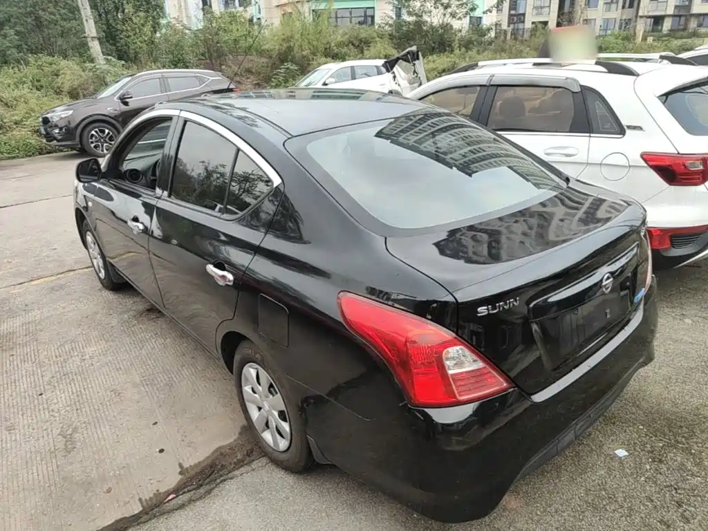 Nissan Sunny — миниатюра 5