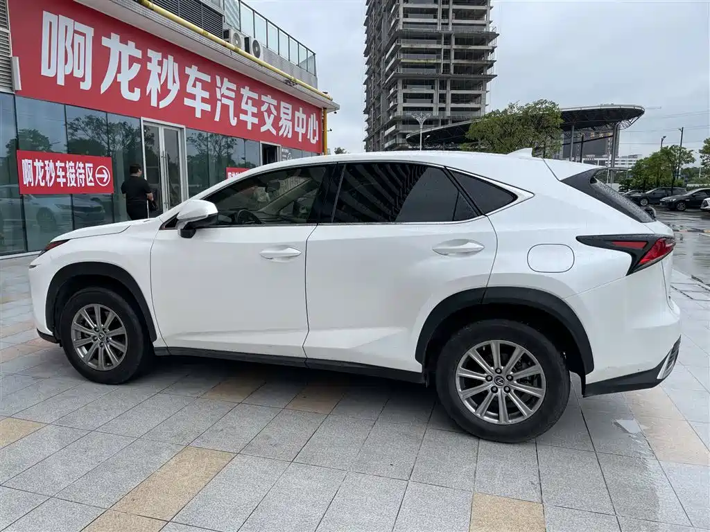 Lexus NX 2017 200