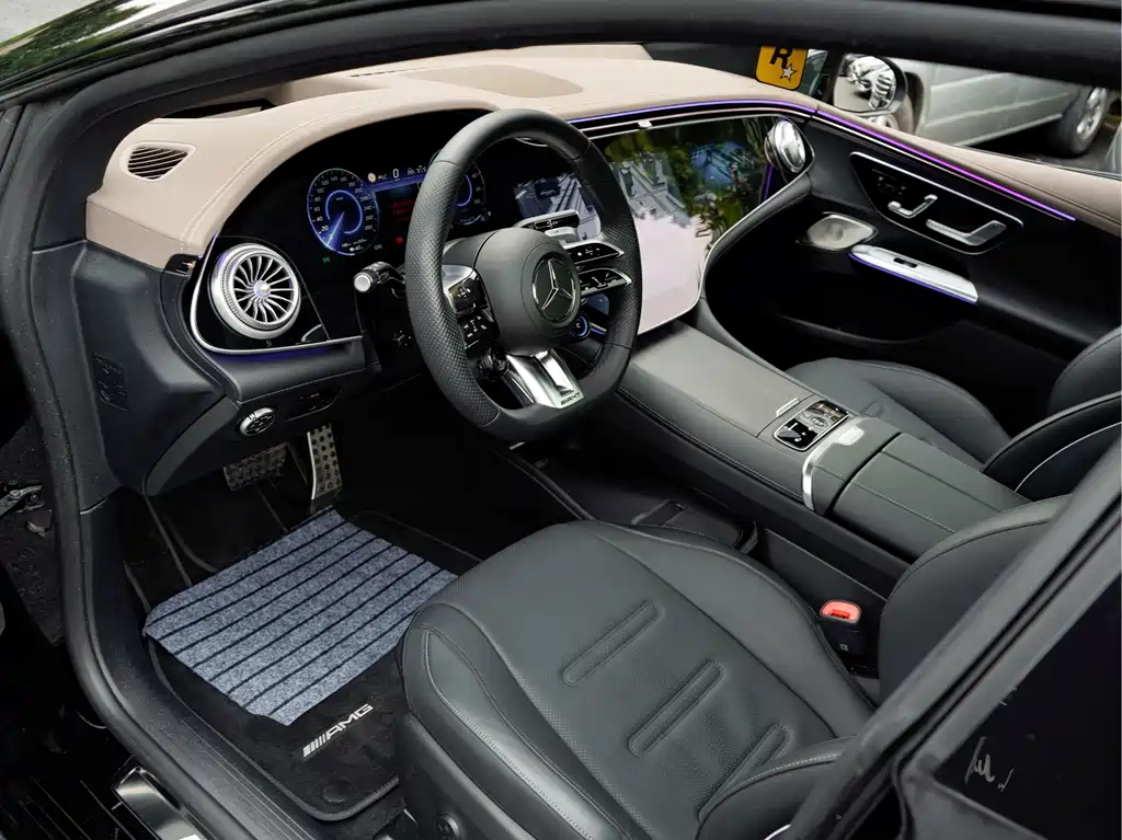 Mercedes-Benz EQE AMG — миниатюра 10