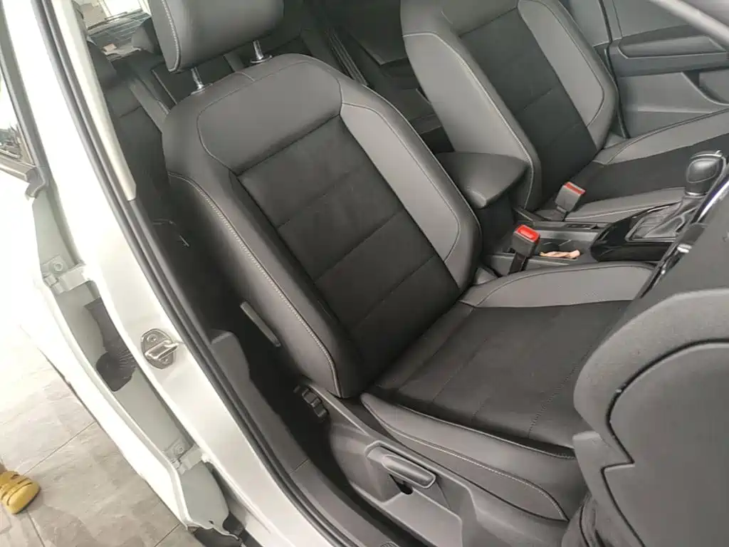 Volkswagen T-Roc — миниатюра 25