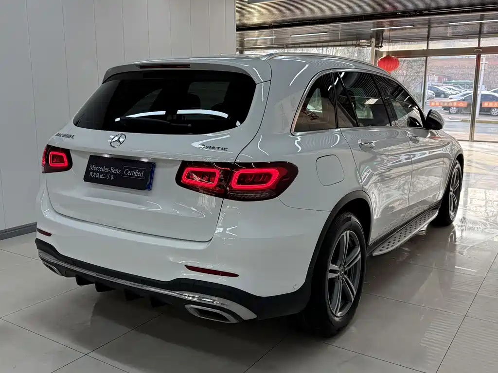 MERCEDES-BENZ GLC
