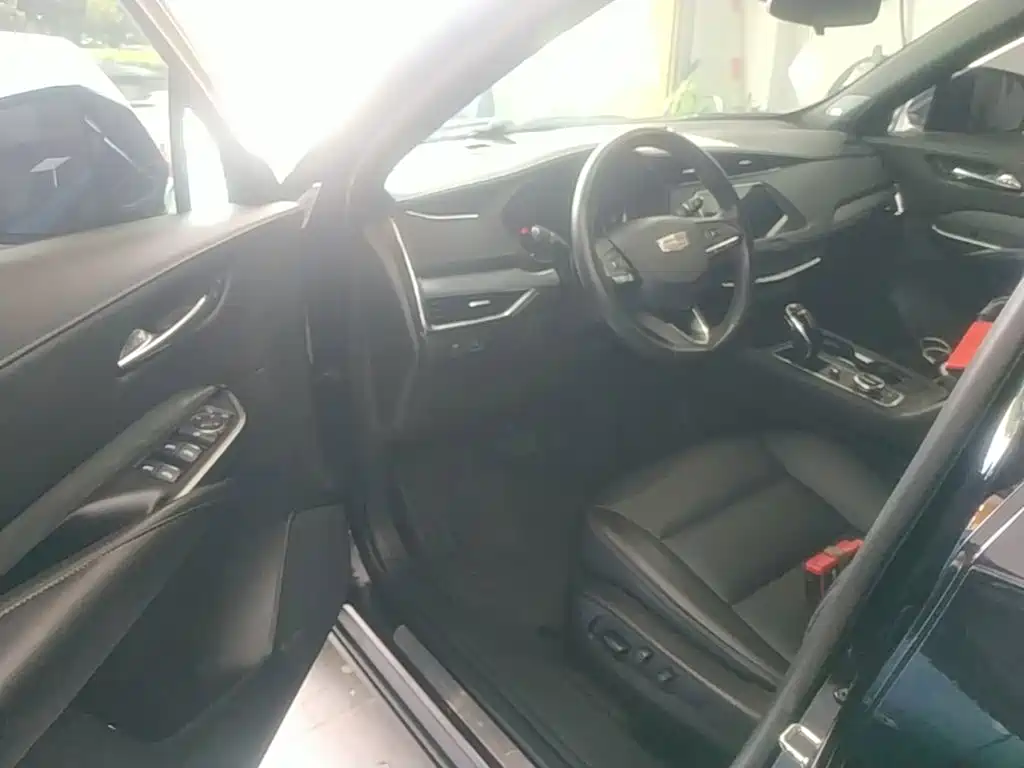 Cadillac XT4 — миниатюра 16