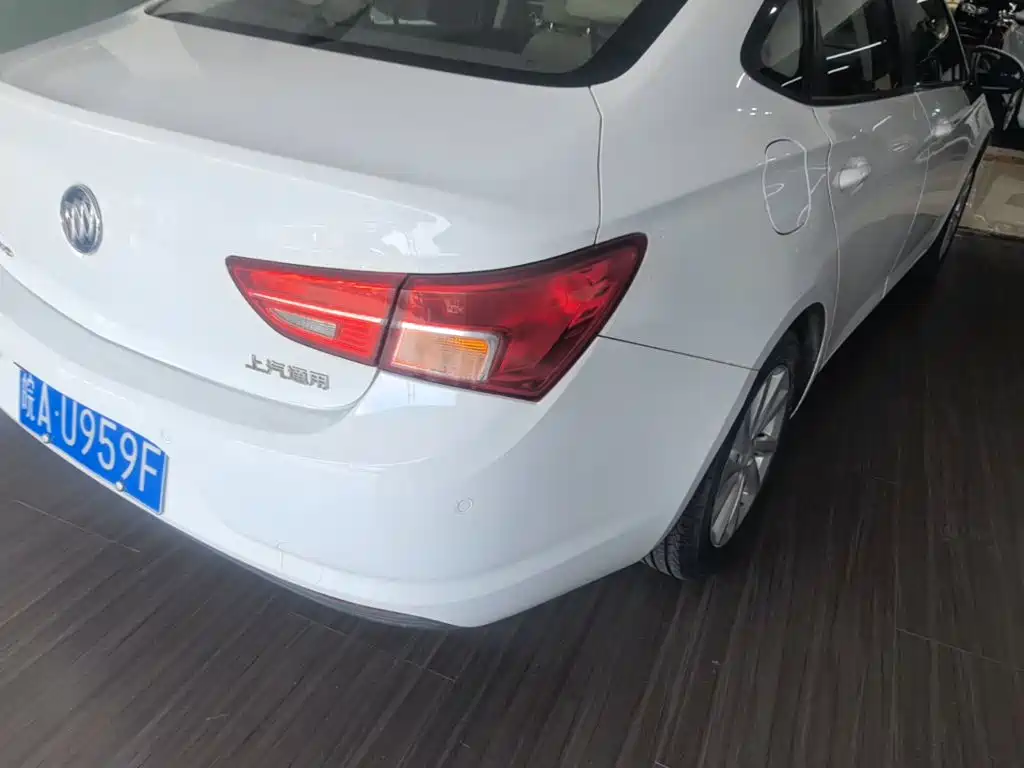 Buick Verano — миниатюра 8