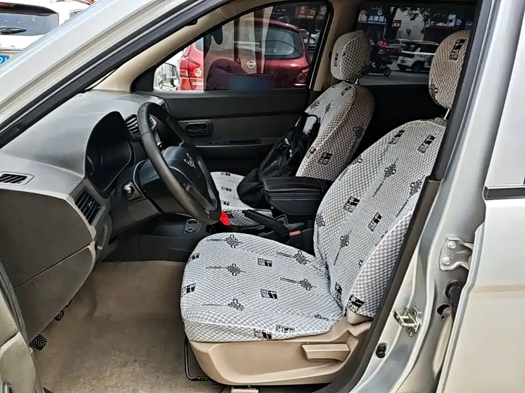Wuling Hongguang — миниатюра 15