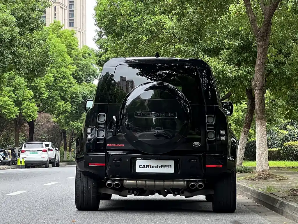 Land Rover Defender — миниатюра 24