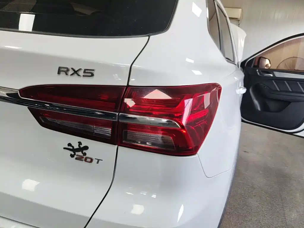 Roewe RX5 — миниатюра 8