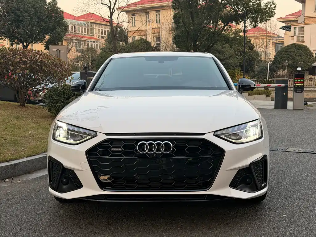 Audi A4L 2022 40 TFSI Luxury