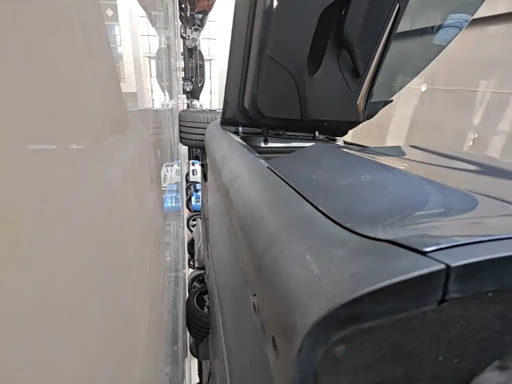 Tesla Model Y — миниатюра 22