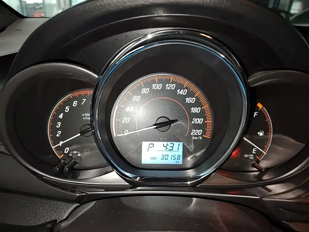 Toyota Yaris L — миниатюра 12
