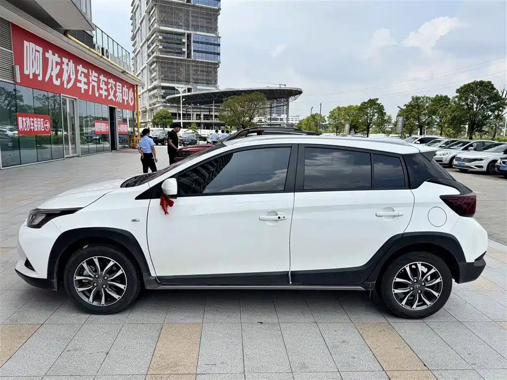 Toyota Yaris L — миниатюра 3