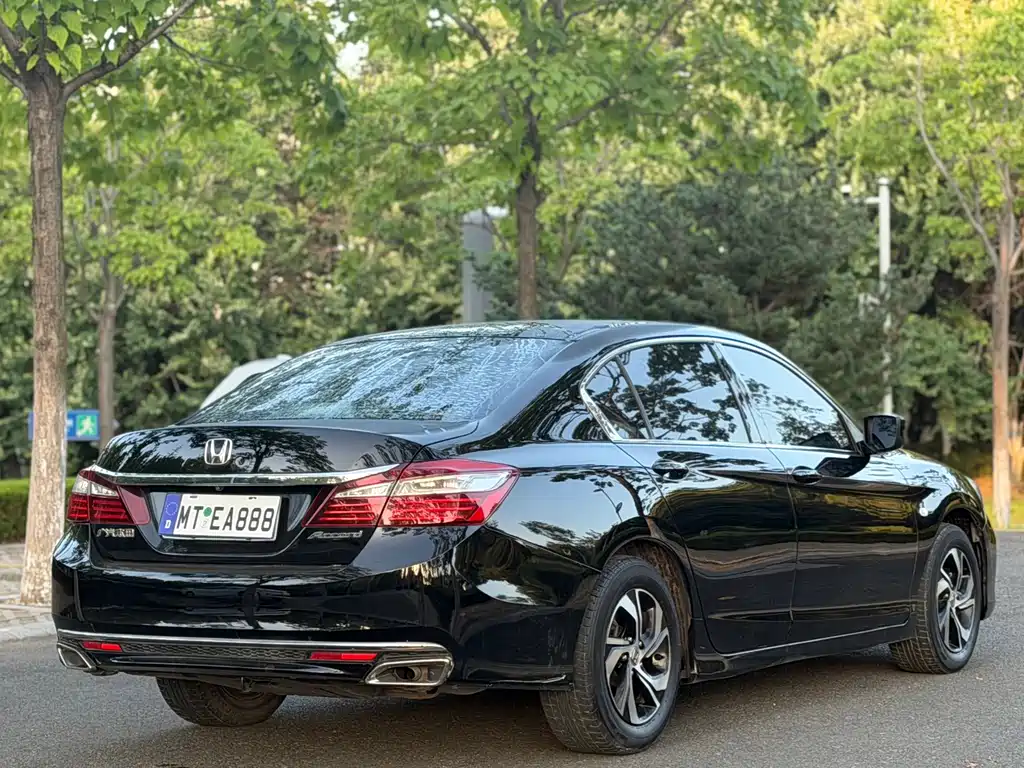Honda Accord — миниатюра 4