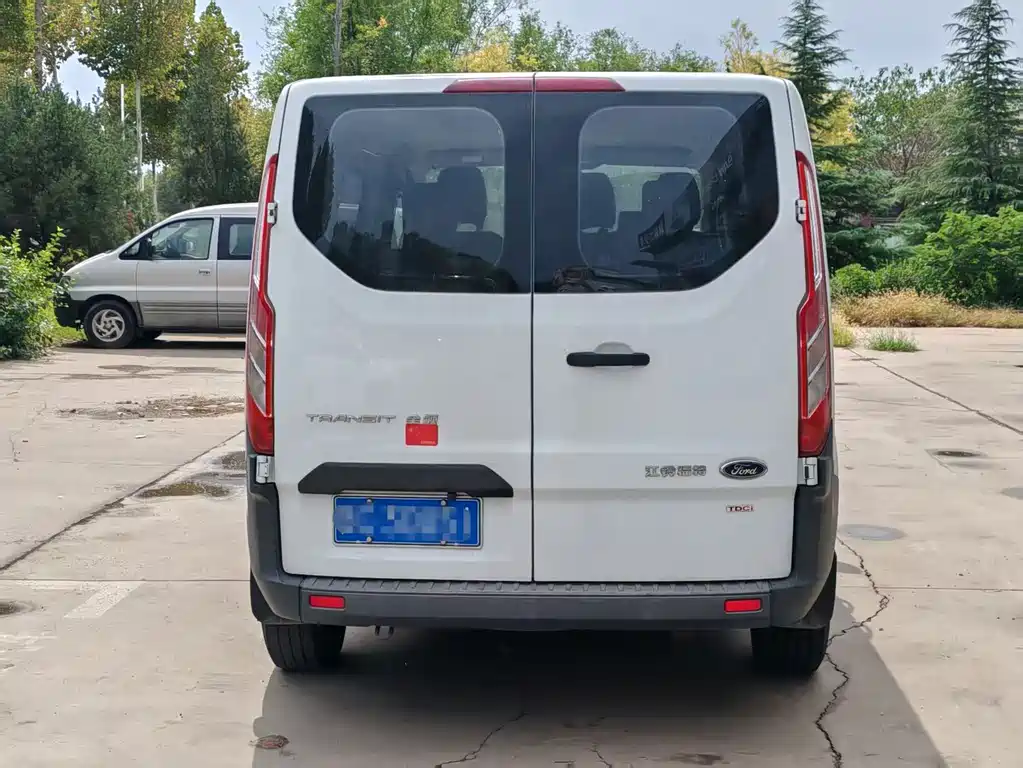 Ford Transit — миниатюра 5