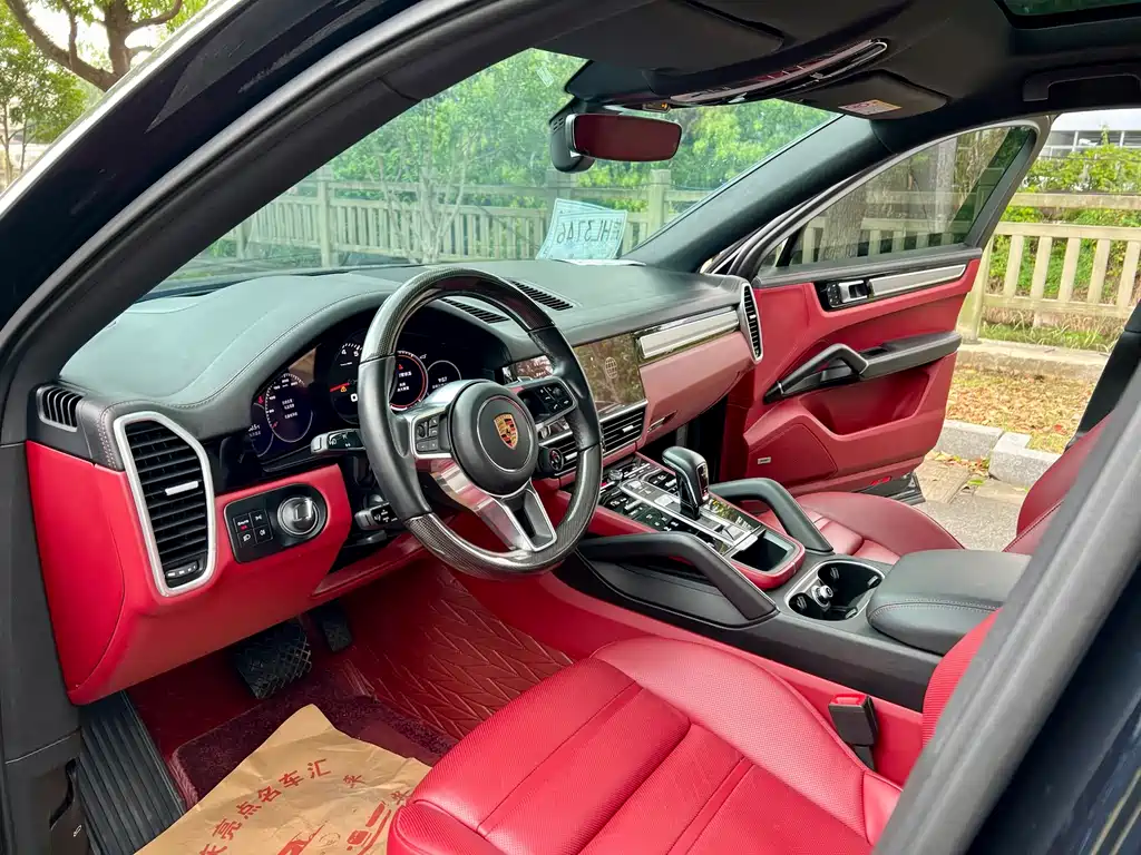 Porsche Cayenne — миниатюра 7