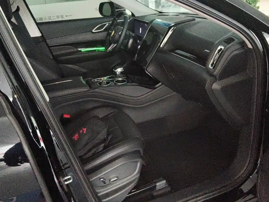 Hongqi Hongqi HS3 PHEV — миниатюра 7