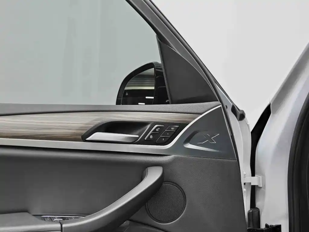 BMW X3 — миниатюра 15