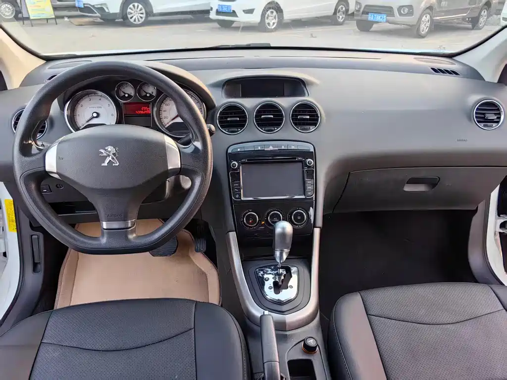Peugeot 408 — миниатюра 6