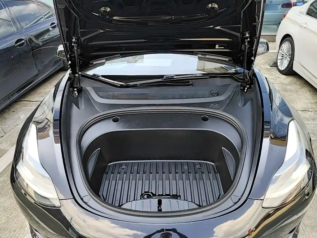 Tesla Model 3 — миниатюра 20
