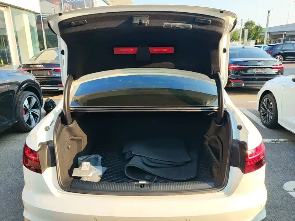 Audi A4L — миниатюра 19