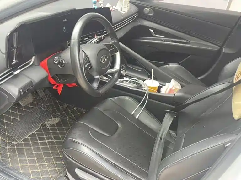 Hyundai Elantra — миниатюра 15