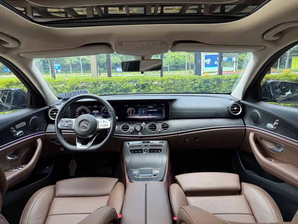 Mercedes-Benz E-Class — миниатюра 10