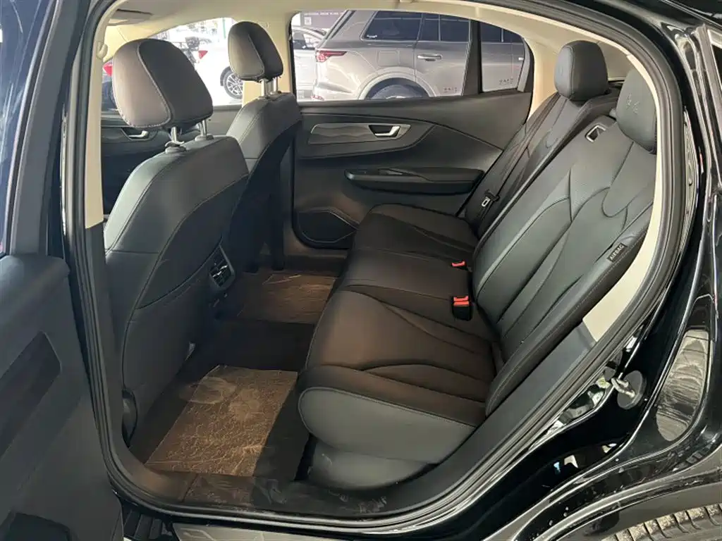 Hongqi Hongqi E-QM5 — миниатюра 6