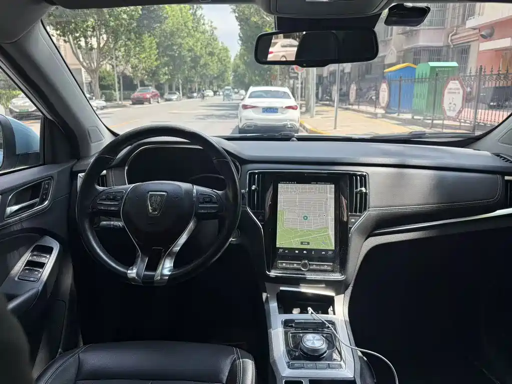 Roewe RX5 New Energy — миниатюра 9