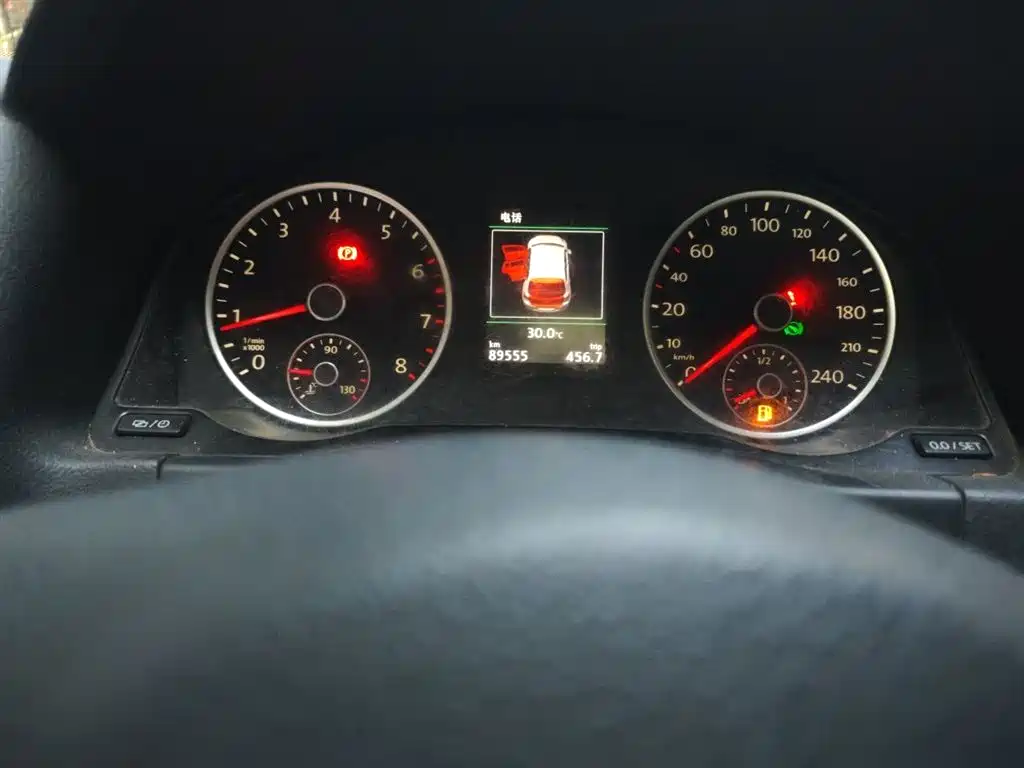 Volkswagen Tiguan 2015 1.8TSI AT Luxury