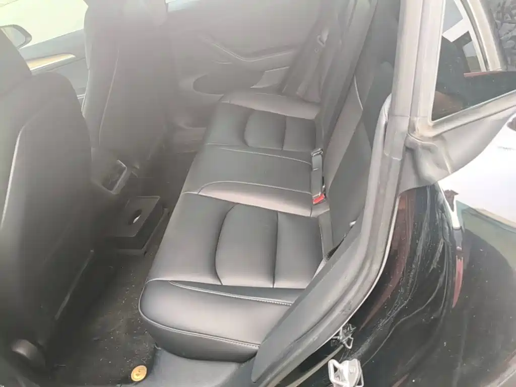 Tesla Model 3 — миниатюра 17
