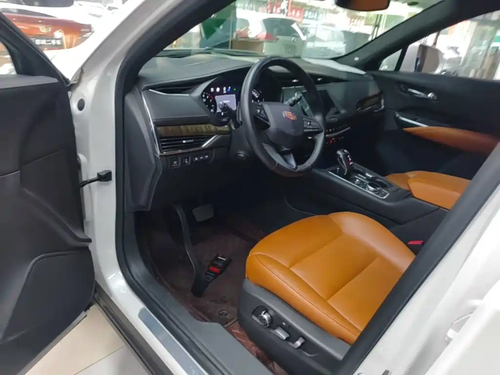 Cadillac XT4 — миниатюра 16