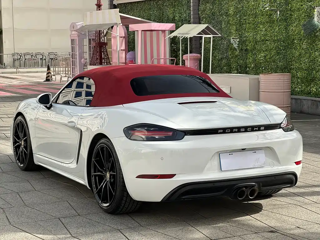 PORSCHE 718