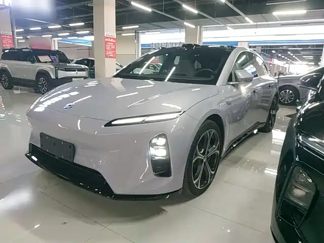 2025 Nio ET5