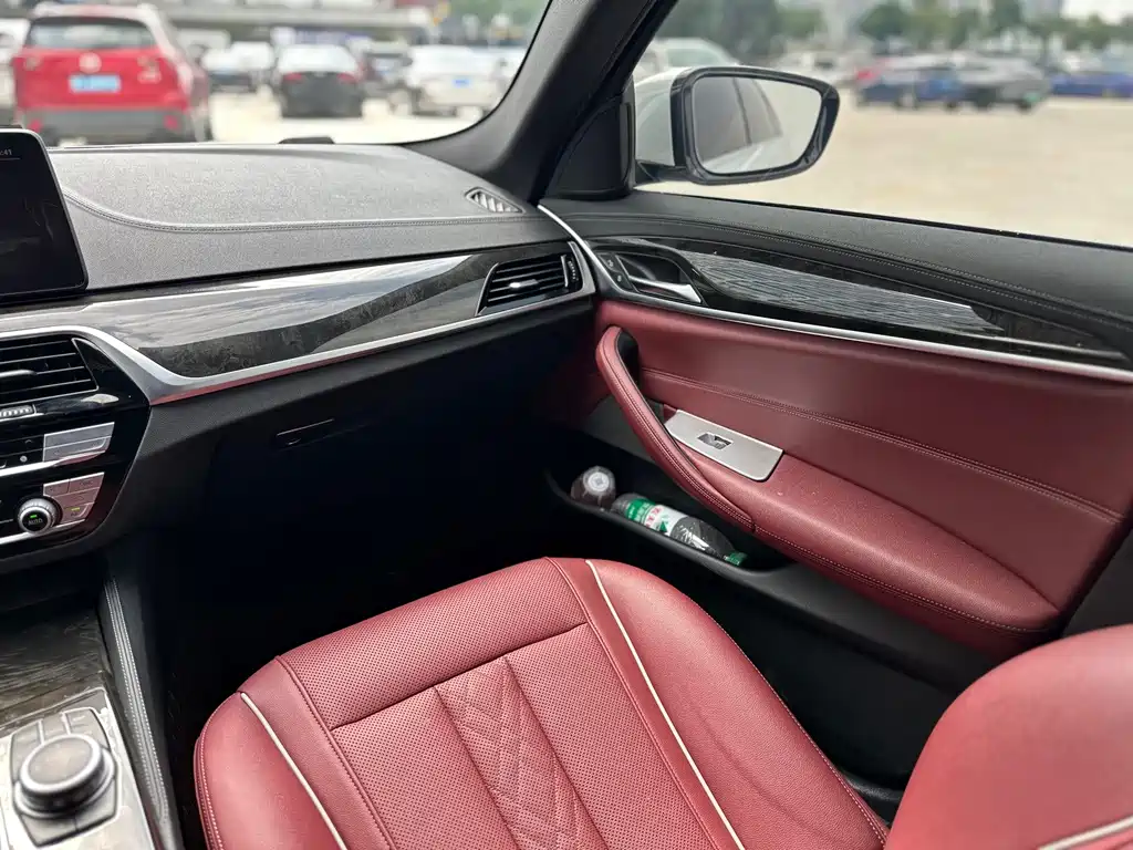 BMW 5 Series — миниатюра 14