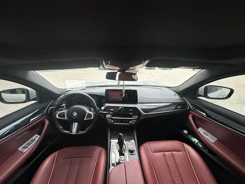 BMW 5 Series — миниатюра 15