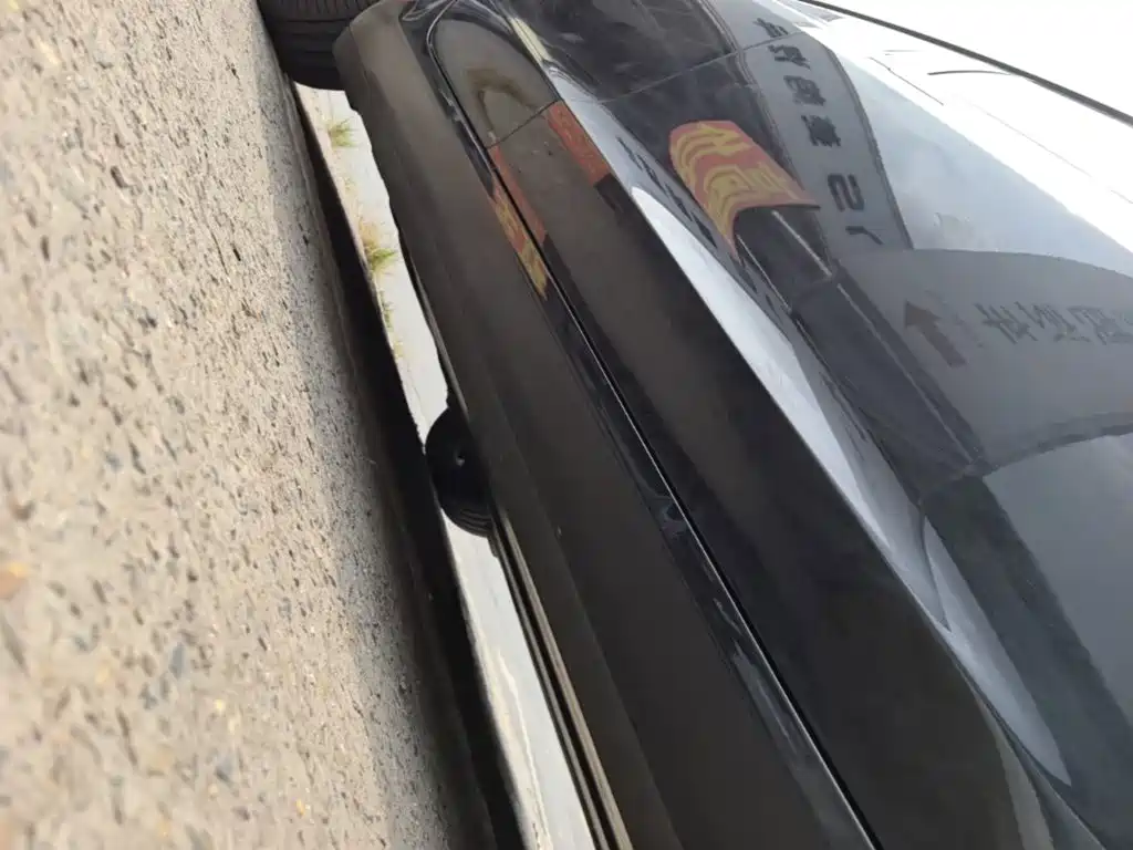 Tesla Model 3 — миниатюра 21