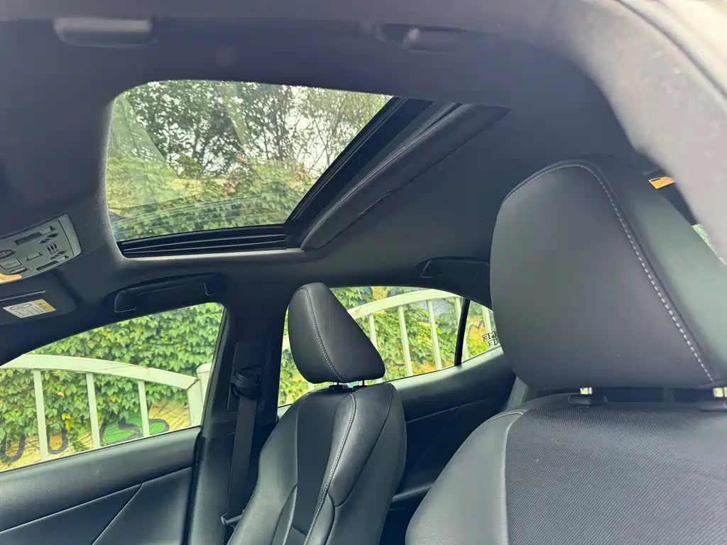 Lexus IS 2017 300 F SPORT