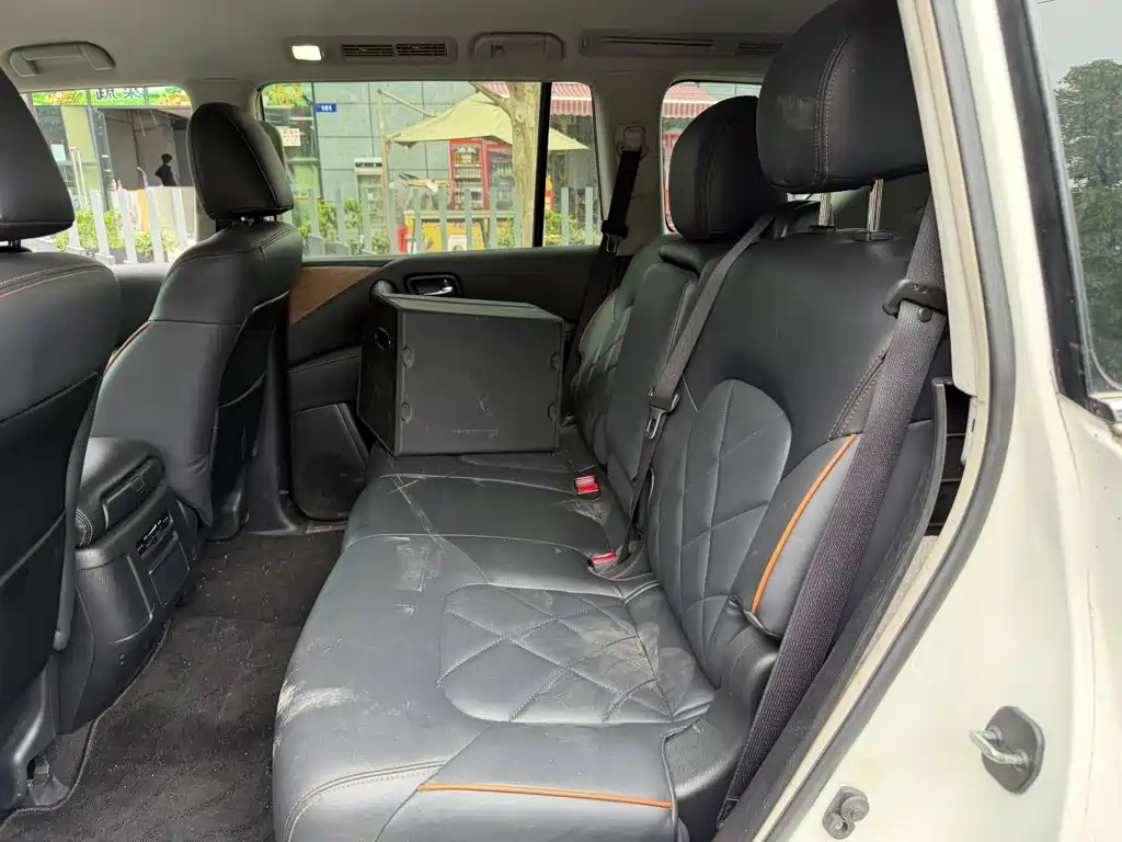 Nissan Patrol — миниатюра 12