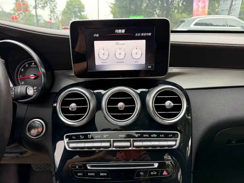 Mercedes-Benz GLC — миниатюра 9