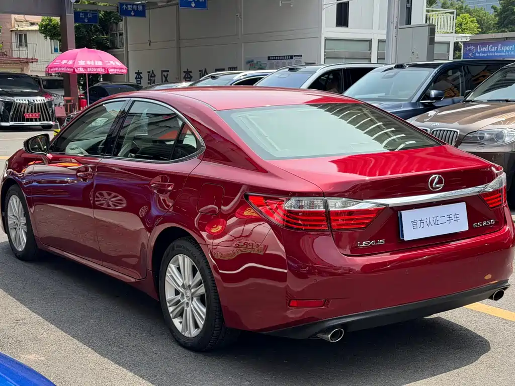 Lexus ES — миниатюра 5