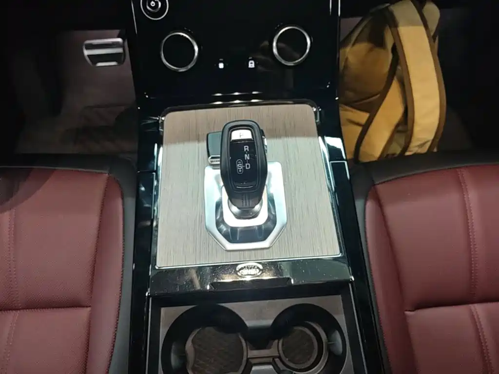 Land Rover Evoque PHEV — миниатюра 14