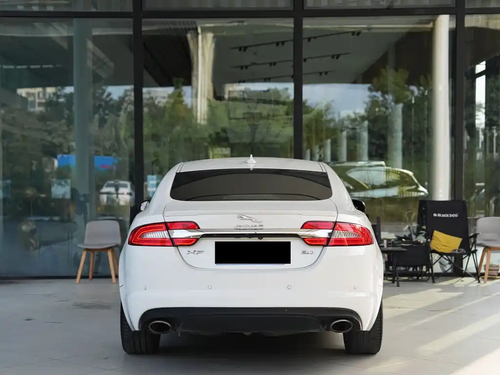 Jaguar XF — миниатюра 10
