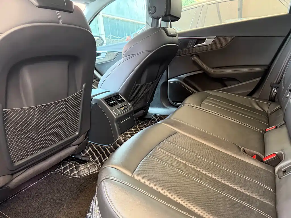 Audi A4L 2023 40 TFSI quattro Luxury