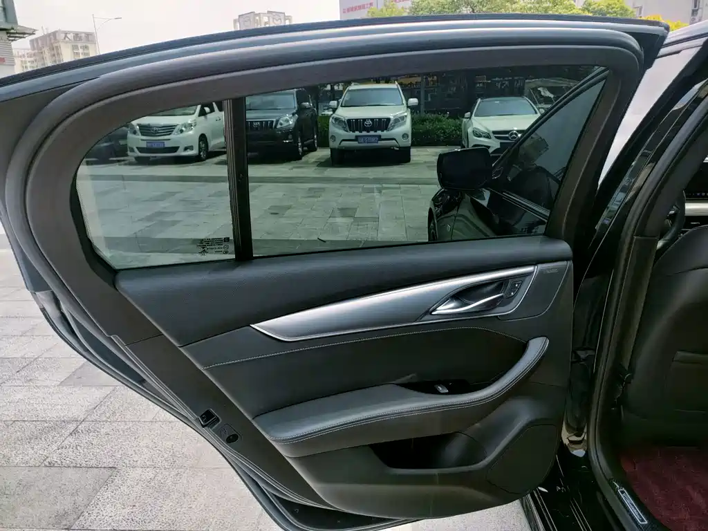 Cadillac CT5 — миниатюра 24